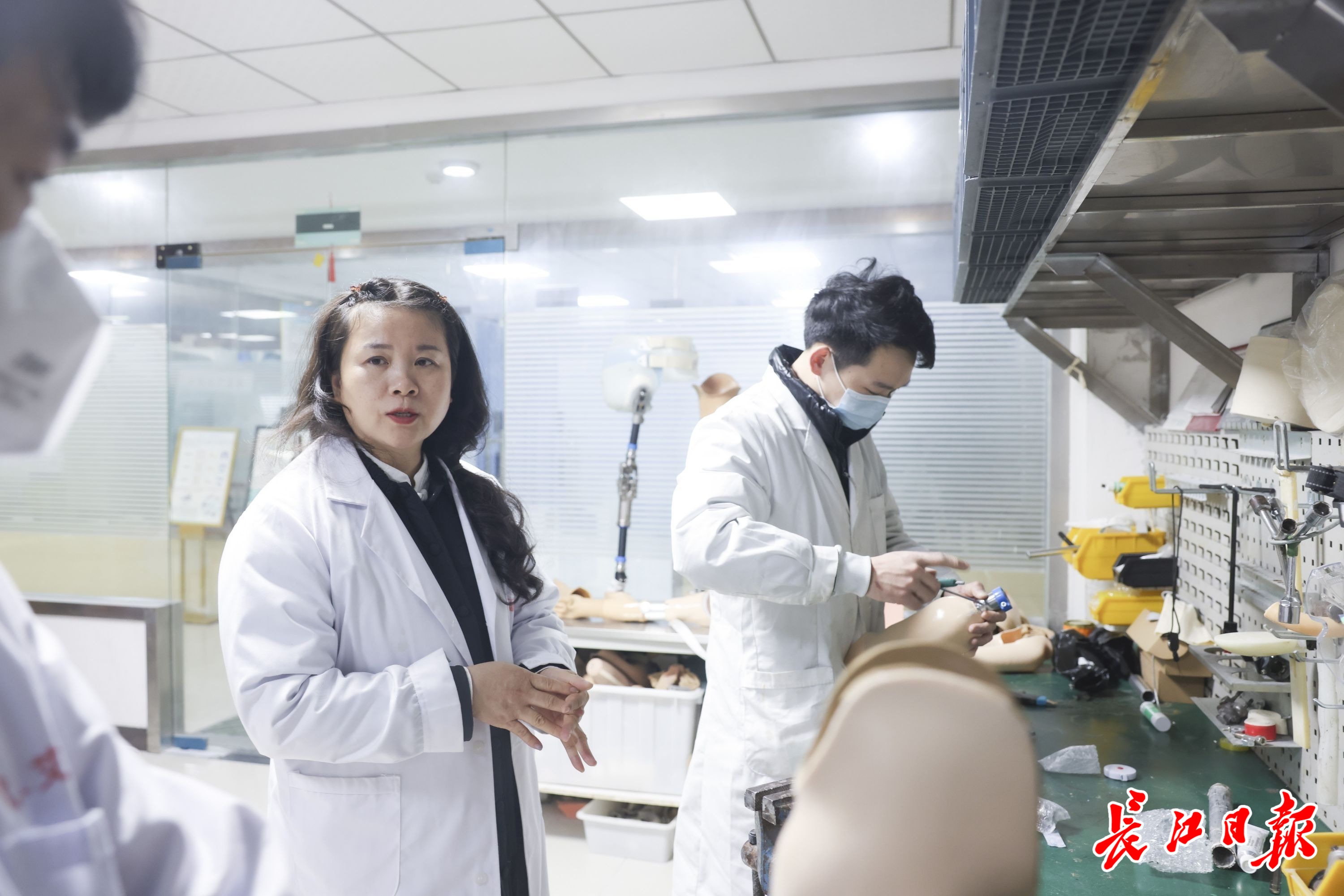 “拼姐”李娟:穿着“机械腿”跑遍大半个中国(图2) “拼姐”李娟:穿着“机械腿”跑遍大半个中国(图2)