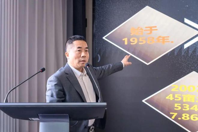 纺织机械智能制造技术与装备联合实验室合作签约(图2) 纺织机械智能制造技术与装备联合实验室合作签约(图2)