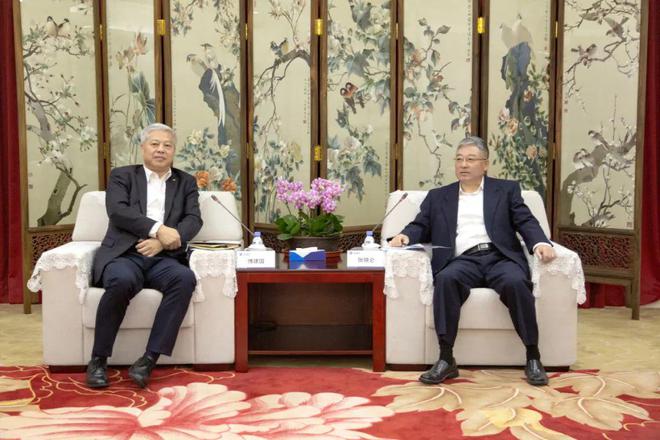 国机集团党委书记、董事长张晓仑会见南光集团董事长傅建国(图1) 国机集团党委书记、董事长张晓仑会见南光集团董事长傅建国(图1)