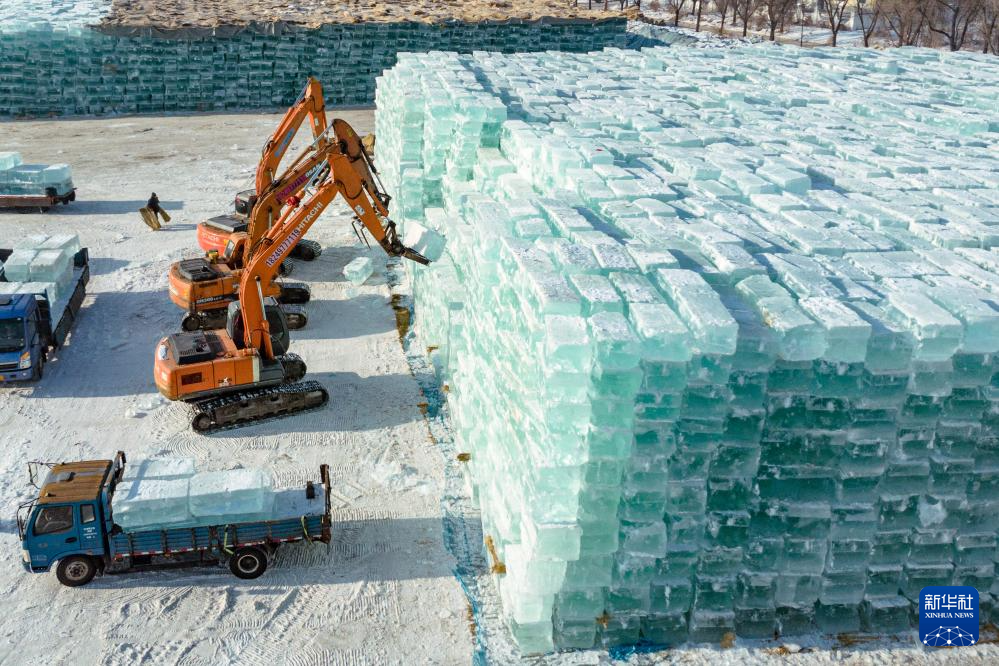 一年不融化 “尔滨”开始为下个冰雪季存冰(图4) 一年不融化 “尔滨”开始为下个冰雪季存冰(图4)