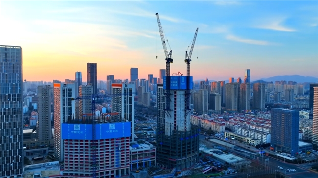 日照市2024年房屋建筑工程安全生产“开工第一课”启动仪式在中建八局二公司日照海韵广场项目举行(图1) 日照市2024年房屋建筑工程安全生产“开工第一课”启动仪式在中建八局二公司日照海韵广场项目举行(图1)