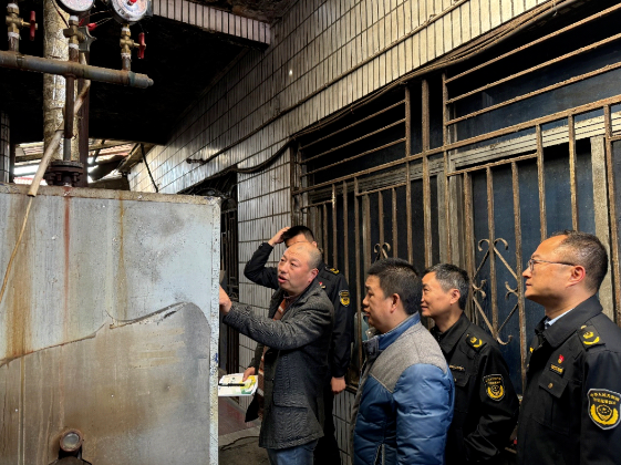 南京市市场监管局开展特种设备安全节前检查(图2) 南京市市场监管局开展特种设备安全节前检查(图2)