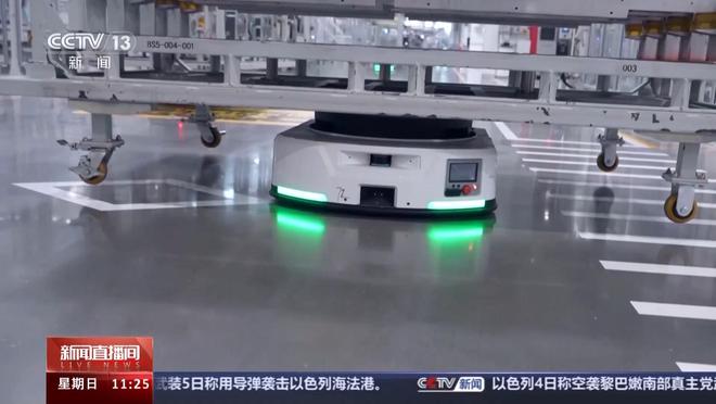 超700台机器人在这里造车 穿越机视角一览超级工厂(图6) 超700台机器人在这里造车 穿越机视角一览超级工厂(图6)