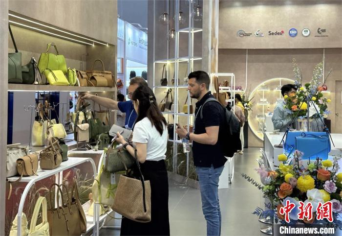 广交会境外采购商到会人数创新高 全球市场对接“中国制造”(图3) 广交会境外采购商到会人数创新高 全球市场对接“中国制造”(图3)