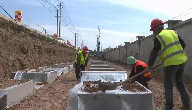 响水灌河堤路(县城段)建设工程如火如荼(图2) 响水灌河堤路(县城段)建设工程如火如荼(图2)