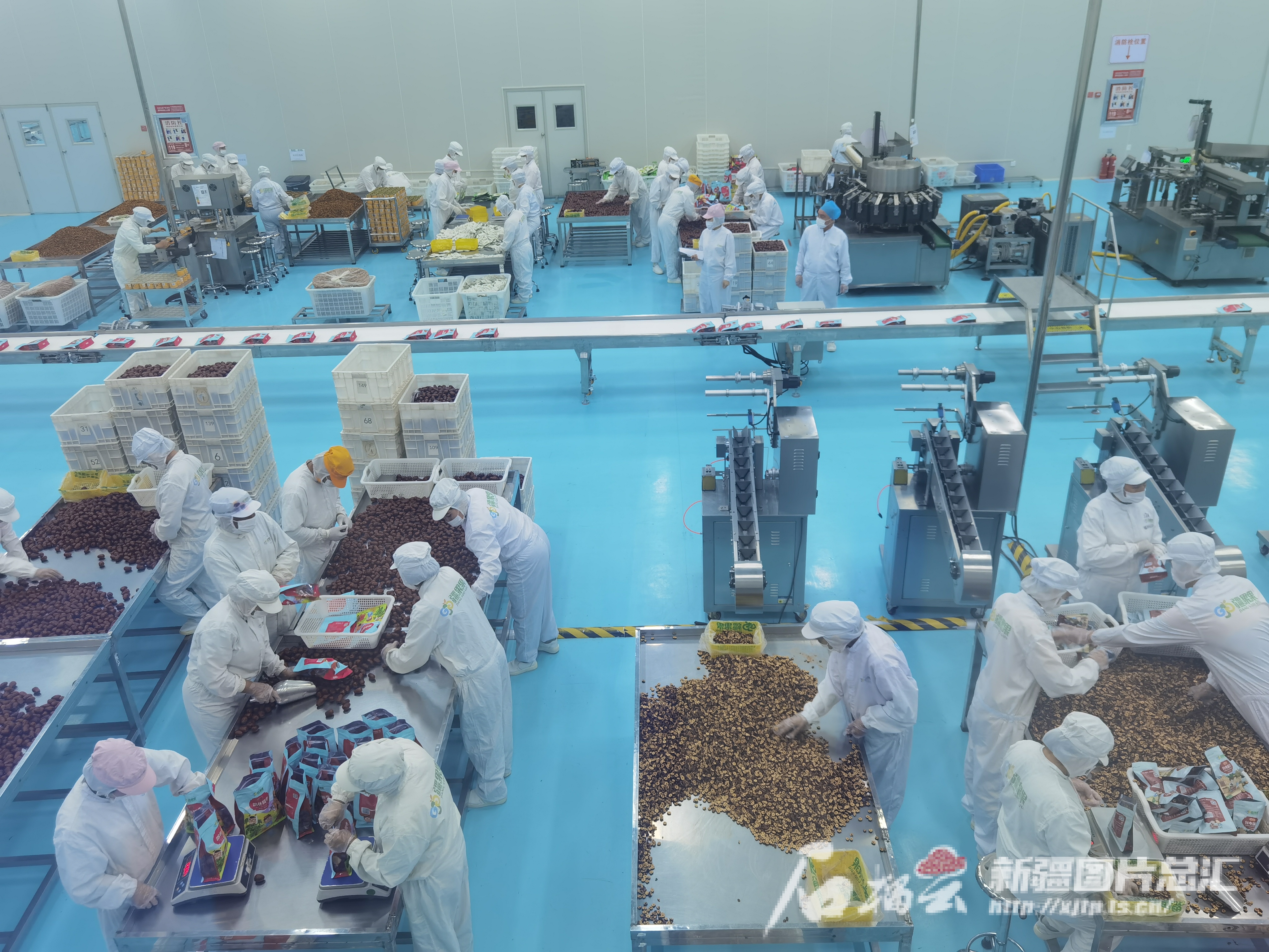 高质量发展中国行·新疆篇丨新疆“口袋食品”的双向奔赴(图1) 高质量发展中国行·新疆篇丨新疆“口袋食品”的双向奔赴(图1)