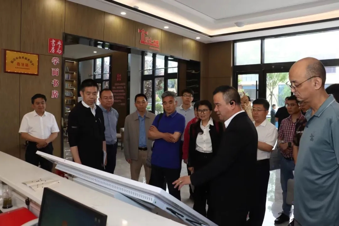 中国机械工程学会摩擦学分会领导来临清调研(图2) 中国机械工程学会摩擦学分会领导来临清调研(图2)