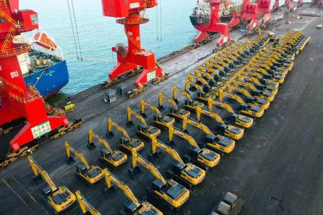 “一带一路”上的“徐工造”!中国工程机械引擎沿线经济(图4) “一带一路”上的“徐工造”!中国工程机械引擎沿线经济(图4)