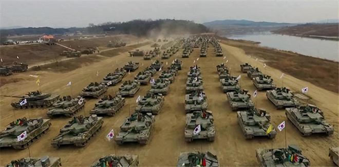 中国军队实现全面机械化历史上仅两国达标专家评:晚了五十年(图2) 中国军队实现全面机械化历史上仅两国达标专家评:晚了五十年(图2)