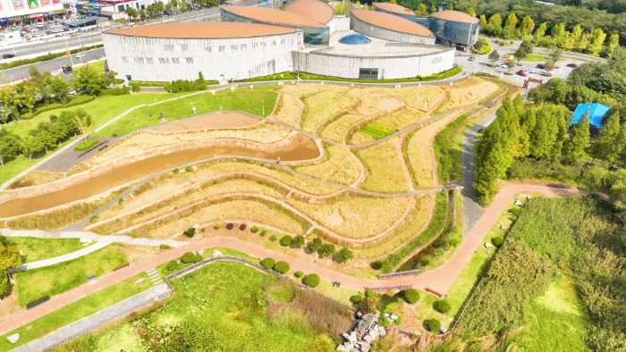 沿着长江经济带看中国丨湖南:湘江潮涌绘就高质量发展蓝图(图3) 沿着长江经济带看中国丨湖南:湘江潮涌绘就高质量发展蓝图(图3)