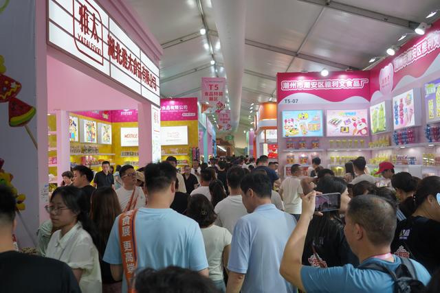 「视频」“食”力十足!第二届中国广东(潮州)特色食品产业大会拉开序幕(图2) 「视频」“食”力十足!第二届中国广东(潮州)特色食品产业大会拉开序幕(图2)