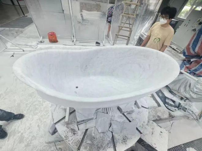 突破!南安这家企业厉害了!机器人4天生产一个石材浴缸……(图3) 突破!南安这家企业厉害了!机器人4天生产一个石材浴缸……(图3)