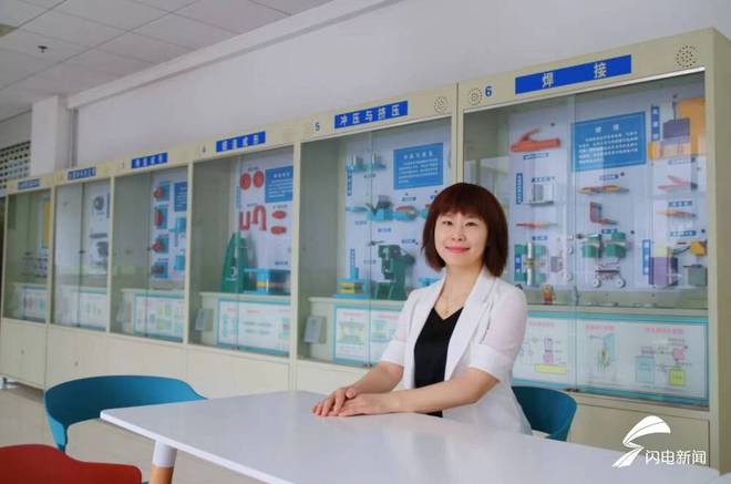 不让班级的任何一位学生掉队 济南大学付秀丽教授与学生双向奔赴的热爱(图1) 不让班级的任何一位学生掉队 济南大学付秀丽教授与学生双向奔赴的热爱(图1)