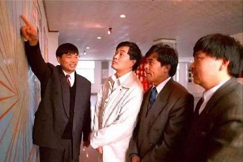 生了4个儿子因太穷送出两个谁知四个儿子后来都成了亿万富翁(图12) 生了4个儿子因太穷送出两个谁知四个儿子后来都成了亿万富翁(图12)