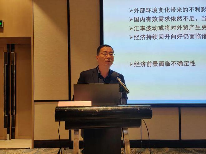 向新而行竞合共荣!中国纺机协会九届一次常务理事会给出新质答案(图4) 向新而行竞合共荣!中国纺机协会九届一次常务理事会给出新质答案(图4)