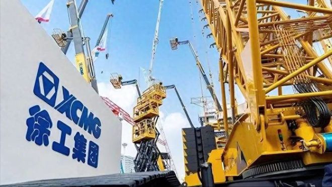 中日机械巨头2023年营收断崖:日本小松386万亿那中国徐工呢?(图1) 中日机械巨头2023年营收断崖:日本小松386万亿那中国徐工呢?(图1)