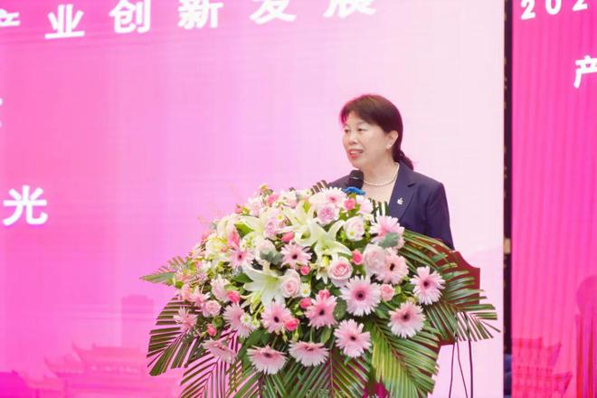 乘风而上!2024中国绿色纺织产业创新发展高峰论坛成功召开(图2) 乘风而上!2024中国绿色纺织产业创新发展高峰论坛成功召开(图2)