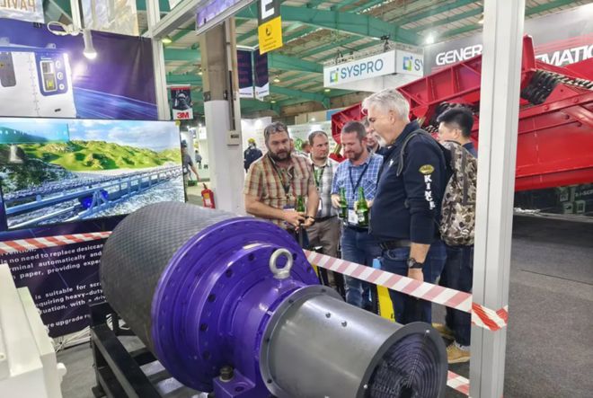 中国嘉轩永磁滚筒、工业永磁直驱电机连续四年保持全球市占率第一(图2) 中国嘉轩永磁滚筒、工业永磁直驱电机连续四年保持全球市占率第一(图2)