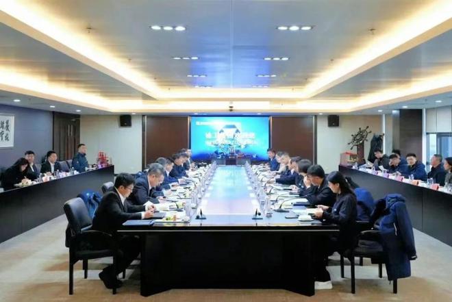 赛轮集团与徐工集团签署战略合作协议(图2) 赛轮集团与徐工集团签署战略合作协议(图2)