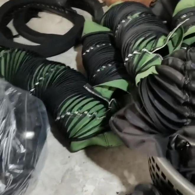油缸保护套生产厂家:如何找到合适的供应商?(图2) 油缸保护套生产厂家:如何找到合适的供应商?(图2)