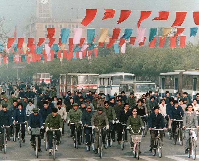 18家大国企全军覆没!昔日世界第一的中国机床还有翻身机会吗?(图4) 18家大国企全军覆没!昔日世界第一的中国机床还有翻身机会吗?(图4)