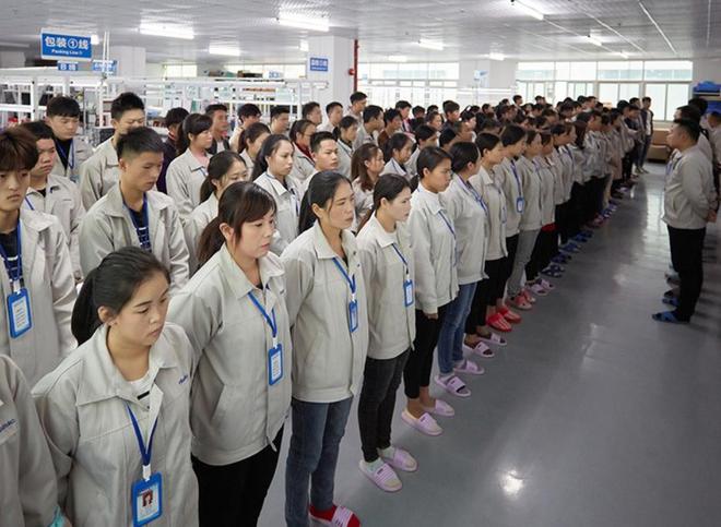 开出6000月薪仍遇冷中国工厂和制造业正在被新一代年轻人抛弃(图7) 开出6000月薪仍遇冷中国工厂和制造业正在被新一代年轻人抛弃(图7)