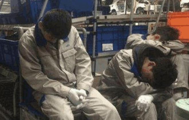 开出6000月薪仍遇冷中国工厂和制造业正在被新一代年轻人抛弃(图6) 开出6000月薪仍遇冷中国工厂和制造业正在被新一代年轻人抛弃(图6)